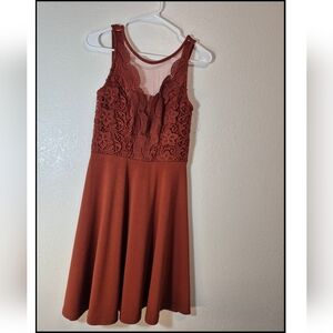 Elegant Lace Sleeveless Dress - Rust